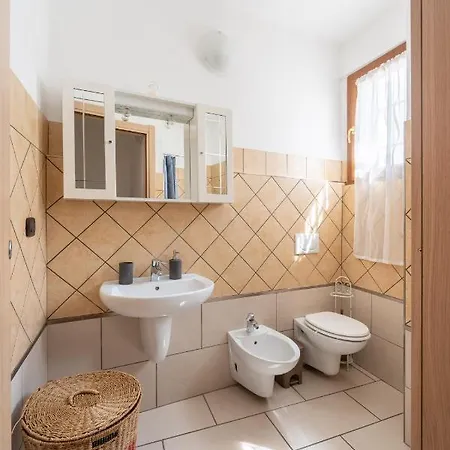 Two Steps From - Maggiore Relax Appartement