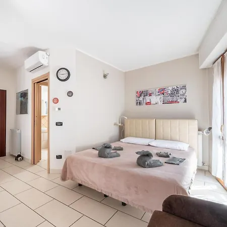 Two Steps From - Maggiore Relax Apartman