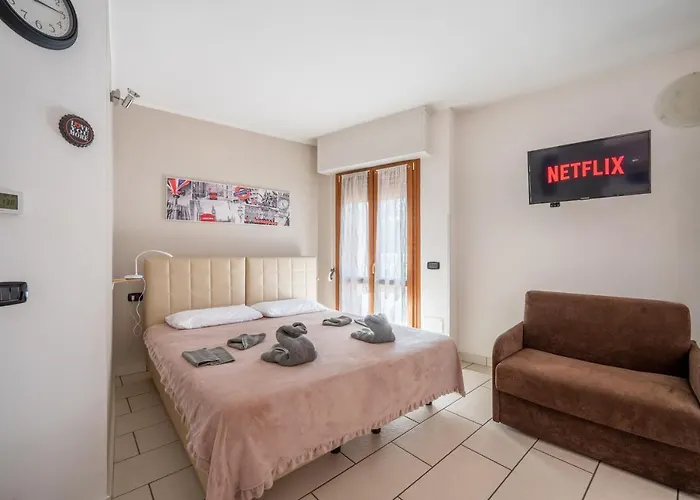 公寓 Two Steps From - Maggiore Relax 多米勒托