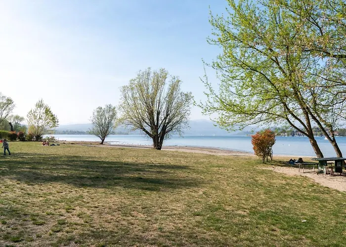 Two Steps From - Maggiore Relax 아파트 *