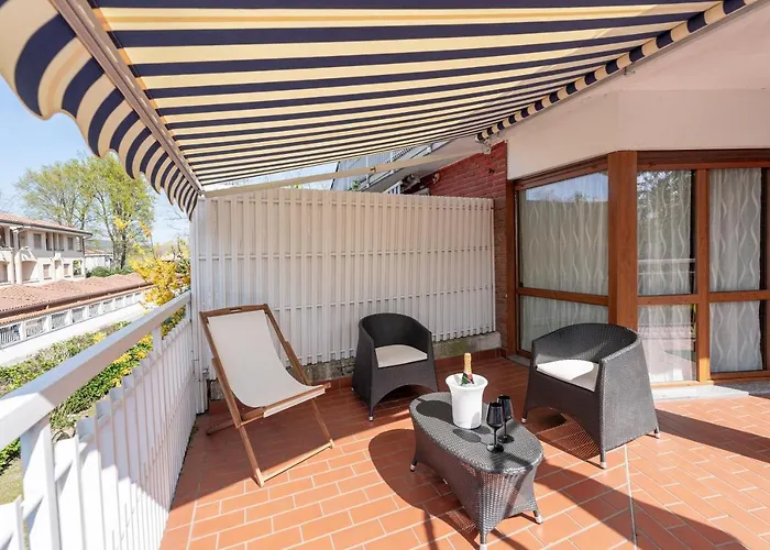 Two Steps From - Maggiore Relax 아파트 *